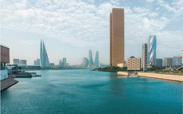 البحرين تبحث مع المجمعات التجارية تعزيز الجذب السياحي صيفًا